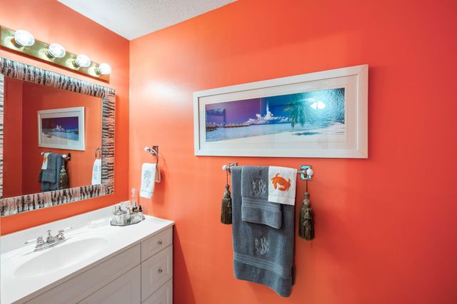 163 Heritage Circle K-8, Mount Pleasant, SC 29464