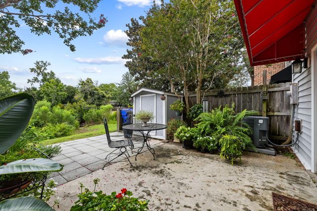 163 Heritage Circle K-8, Mount Pleasant, SC 29464