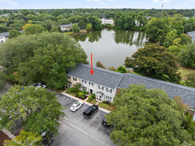 163 Heritage Circle K-8, Mount Pleasant, SC 29464