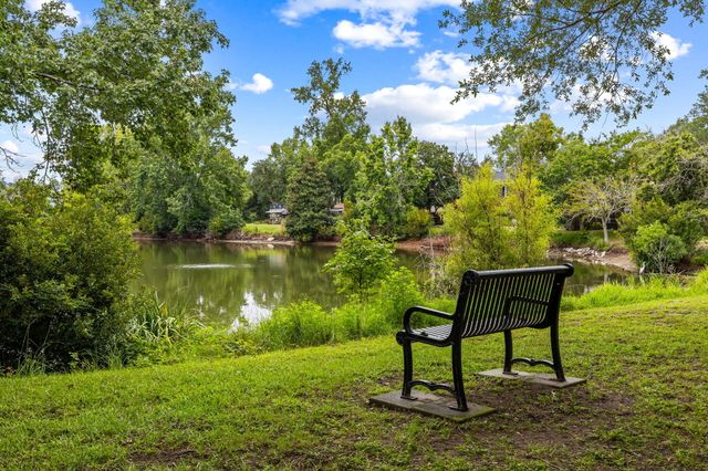 163 Heritage Circle K-8, Mount Pleasant, SC 29464