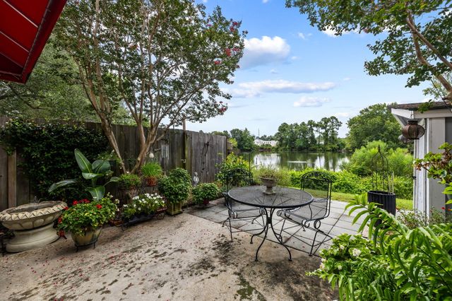 163 Heritage Circle K-8, Mount Pleasant, SC 29464