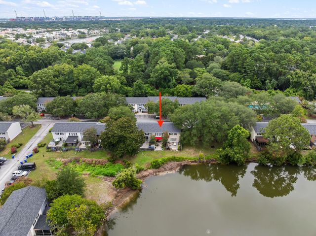 163 Heritage Circle K-8, Mount Pleasant, SC 29464