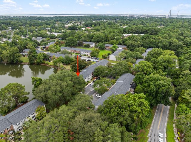 163 Heritage Circle K-8, Mount Pleasant, SC 29464