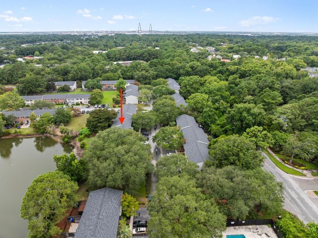 163 Heritage Circle K-8, Mount Pleasant, SC 29464