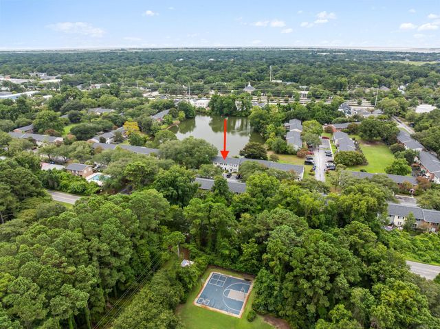 163 Heritage Circle K-8, Mount Pleasant, SC 29464