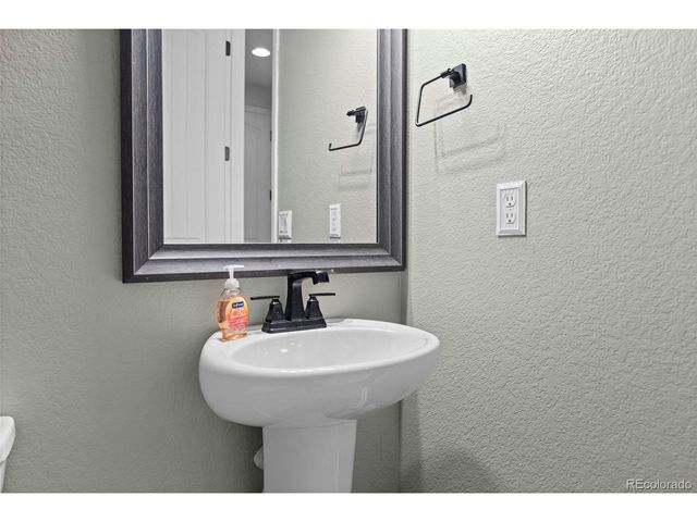 1018 Gabriella Ln, Berthoud, CO 80513