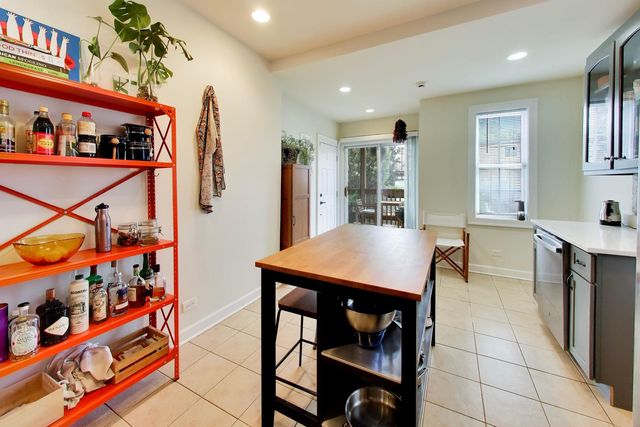 3614 W Shakespeare Avenue, Chicago, IL 60647