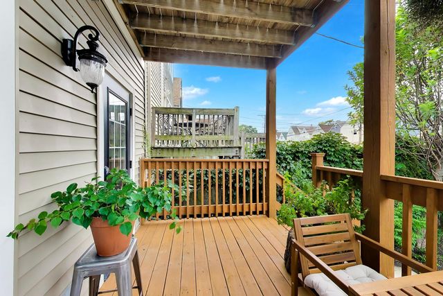 3614 W Shakespeare Avenue, Chicago, IL 60647