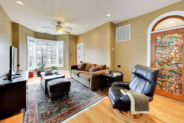 3614 W Shakespeare Avenue, Chicago, IL 60647