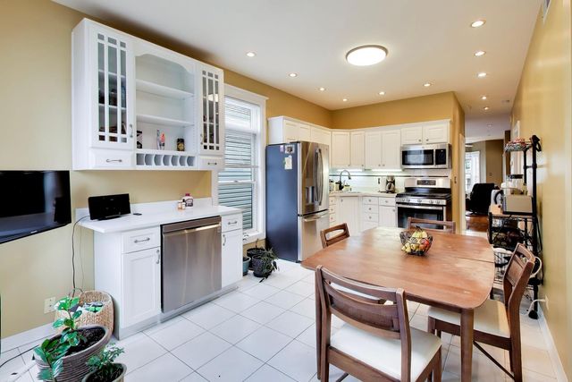 3614 W Shakespeare Avenue, Chicago, IL 60647