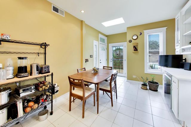 3614 W Shakespeare Avenue, Chicago, IL 60647