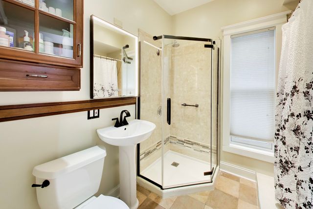 3614 W Shakespeare Avenue, Chicago, IL 60647