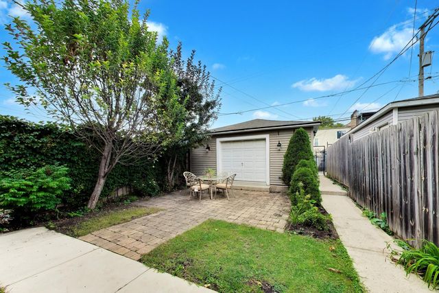 3614 W Shakespeare Avenue, Chicago, IL 60647