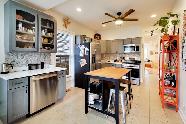 3614 W Shakespeare Avenue, Chicago, IL 60647