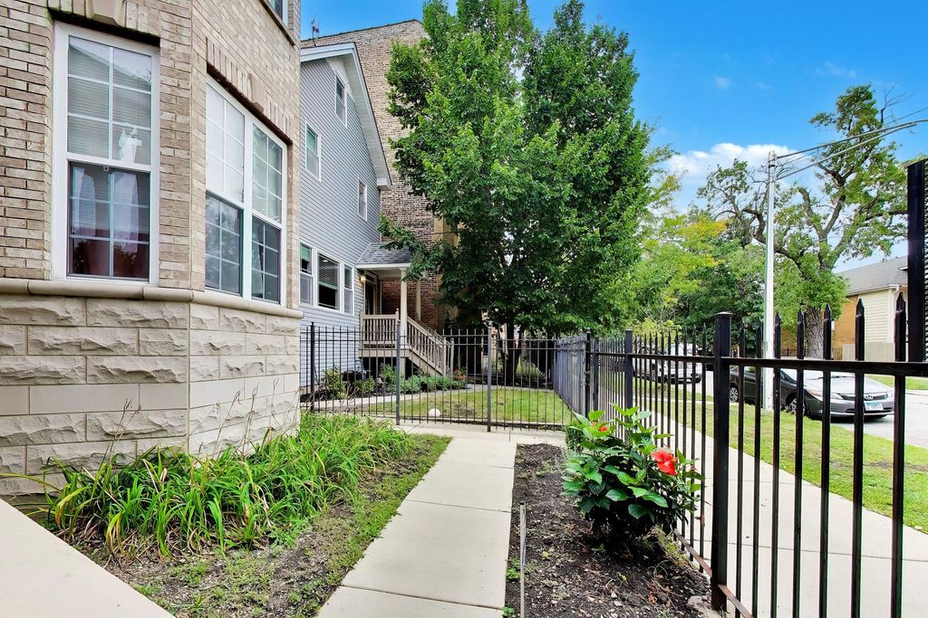 3614 W Shakespeare Avenue, Chicago, IL 60647 — photo 2