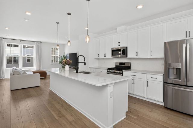 1035 Wren Road, Des Plaines, IL 60018
