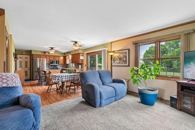 W276S9060 Hidden Lakes DRIVE, Mukwonago, WI 53149