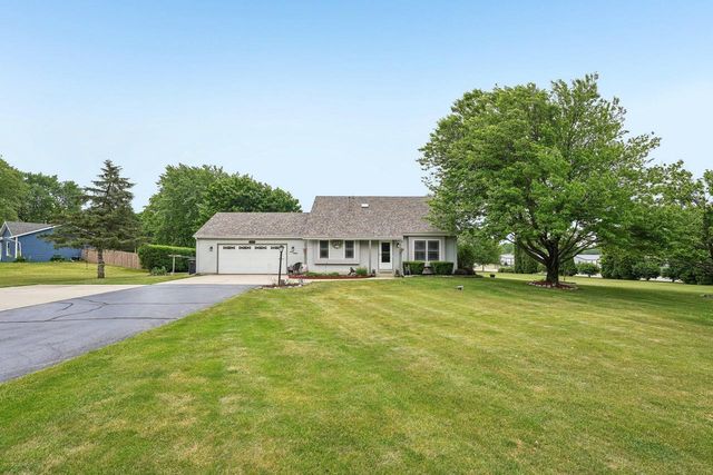 W276S9060 Hidden Lakes DRIVE, Mukwonago, WI 53149
