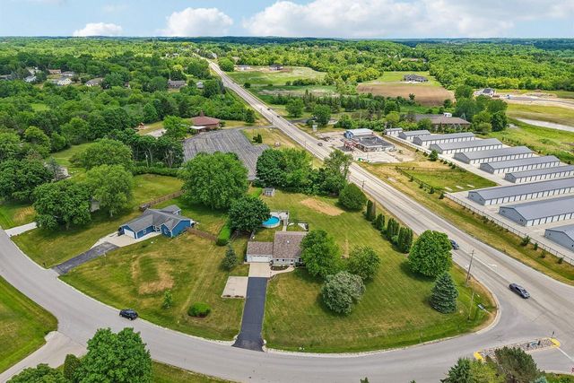 W276S9060 Hidden Lakes DRIVE, Mukwonago, WI 53149