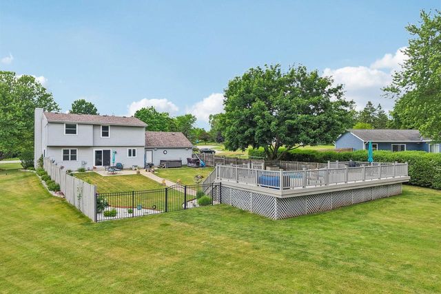 W276S9060 Hidden Lakes DRIVE, Mukwonago, WI 53149