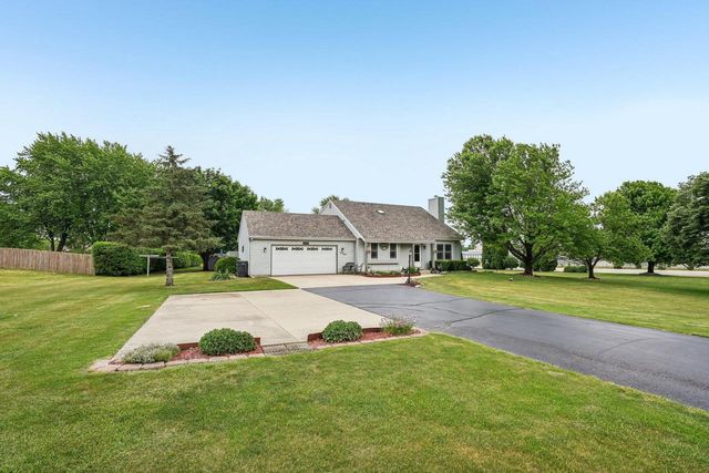 W276S9060 Hidden Lakes DRIVE, Mukwonago, WI 53149