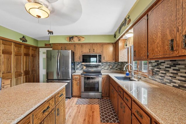 W276S9060 Hidden Lakes DRIVE, Mukwonago, WI 53149