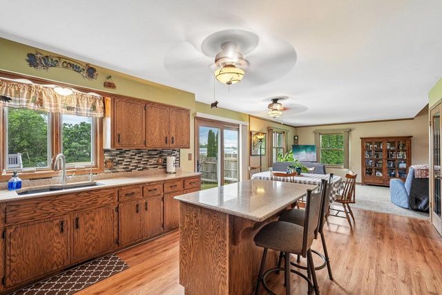 W276S9060 Hidden Lakes DRIVE, Mukwonago, WI 53149