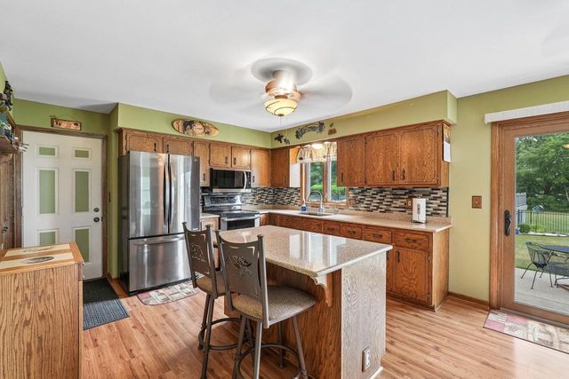 W276S9060 Hidden Lakes DRIVE, Mukwonago, WI 53149