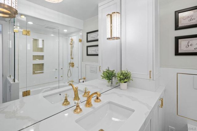 1710 Avenida del Mundo 209, Coronado, CA 92118