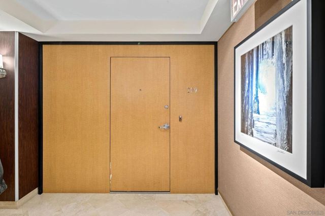 1710 Avenida del Mundo 209, Coronado, CA 92118