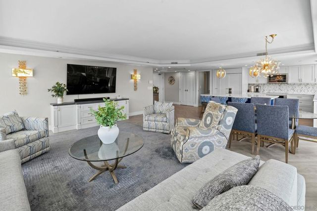 1710 Avenida del Mundo 209, Coronado, CA 92118
