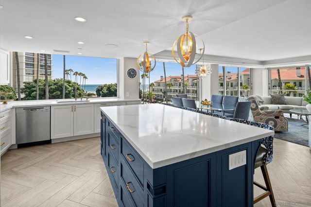 1710 Avenida del Mundo 209, Coronado, CA 92118