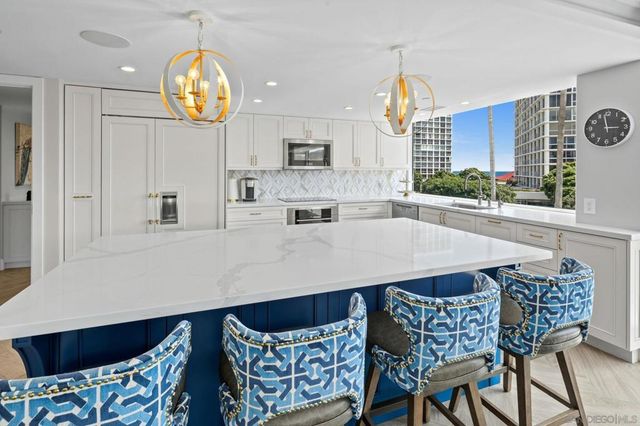 1710 Avenida del Mundo 209, Coronado, CA 92118