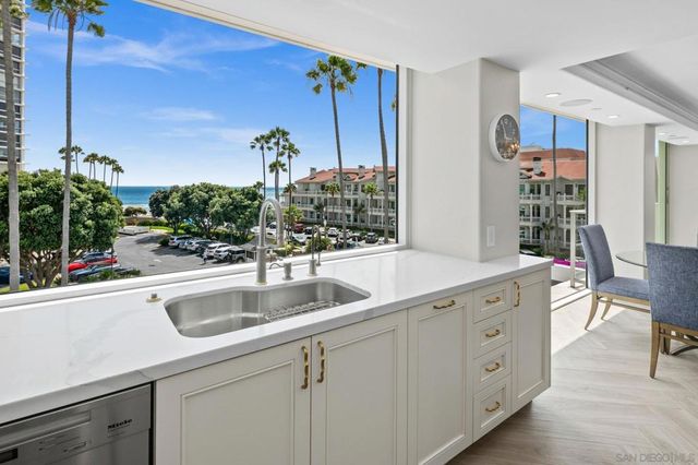 1710 Avenida del Mundo 209, Coronado, CA 92118