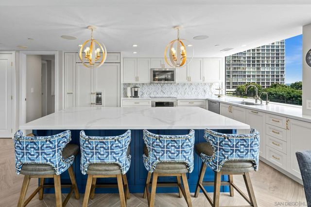 1710 Avenida del Mundo 209, Coronado, CA 92118