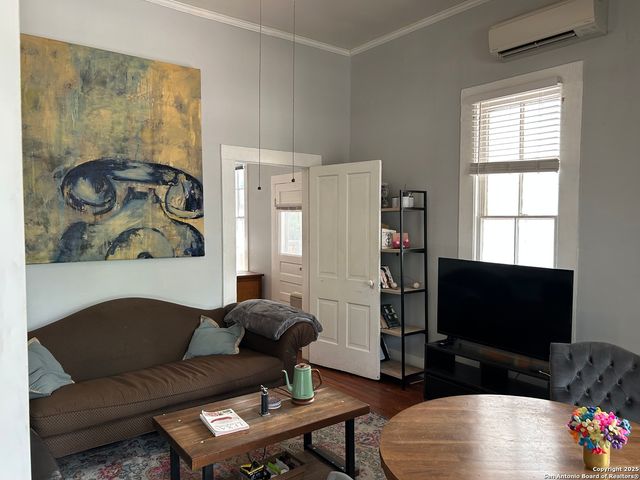 203 Devine St Apt 2, San Antonio, TX 78210