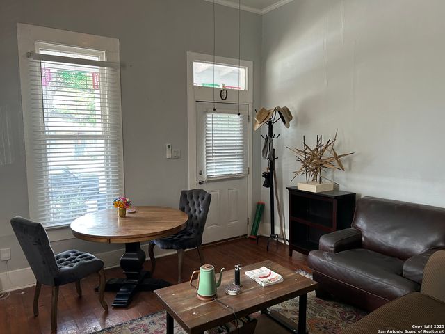 203 Devine St Apt 2, San Antonio, TX 78210