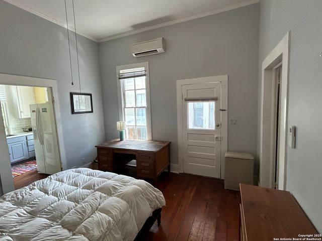 203 Devine St Apt 2, San Antonio, TX 78210