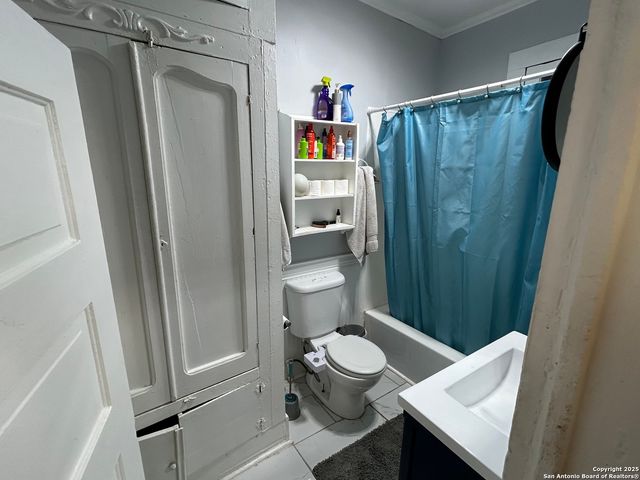 203 Devine St Apt 2, San Antonio, TX 78210