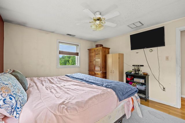 240 Hampstead Street, Methuen, MA 01844