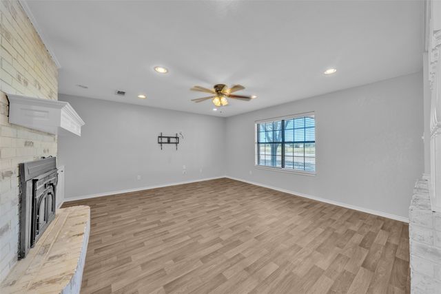 805 S Swanson Road, Mineral Wells, TX 76067