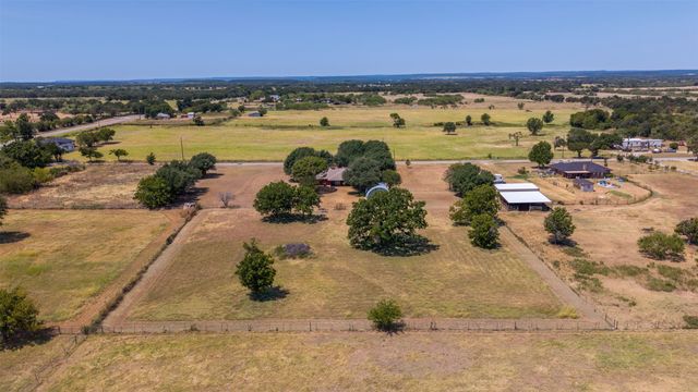 805 S Swanson Road, Mineral Wells, TX 76067