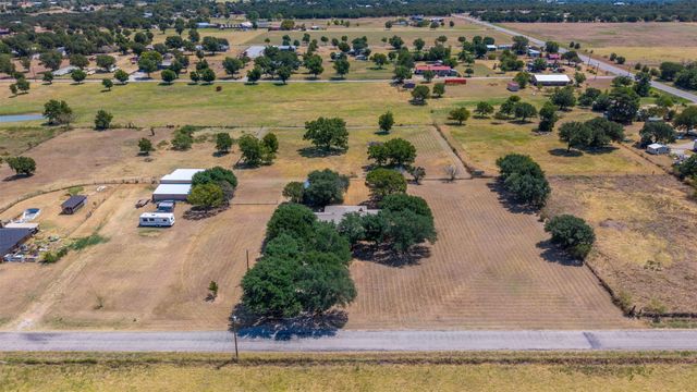 805 S Swanson Road, Mineral Wells, TX 76067