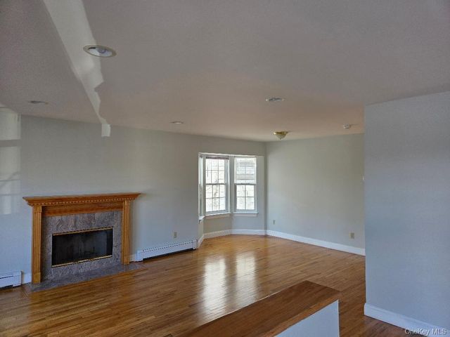 117 Manorhaven Boulevard, Port Washington, NY 11050