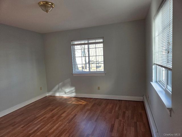 117 Manorhaven Boulevard, Port Washington, NY 11050