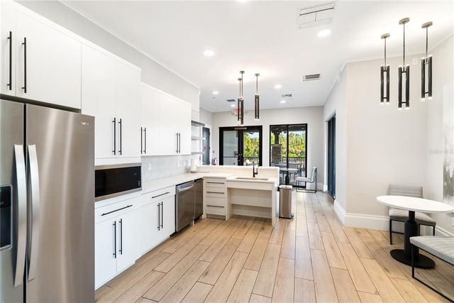 5702 LOS ROBLES COURT, Palmetto, FL 34221