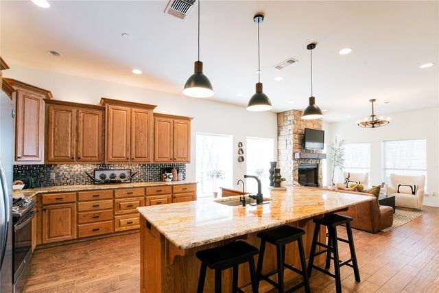 4067 CR 414, St Jo, TX 76265