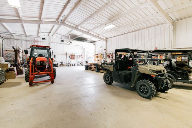 4067 CR 414, St Jo, TX 76265