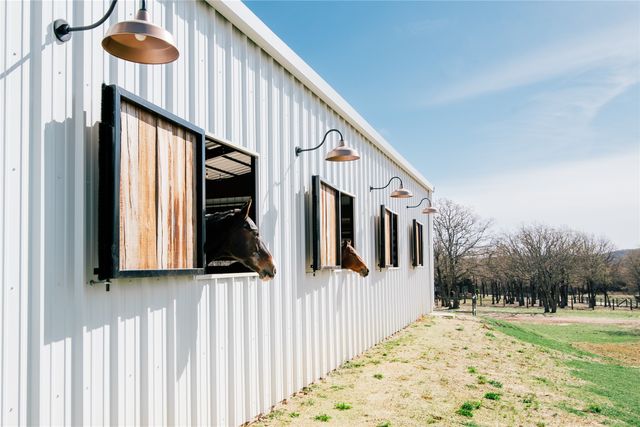 4067 CR 414, St Jo, TX 76265