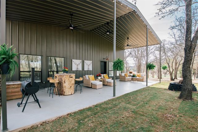 4067 CR 414, St Jo, TX 76265